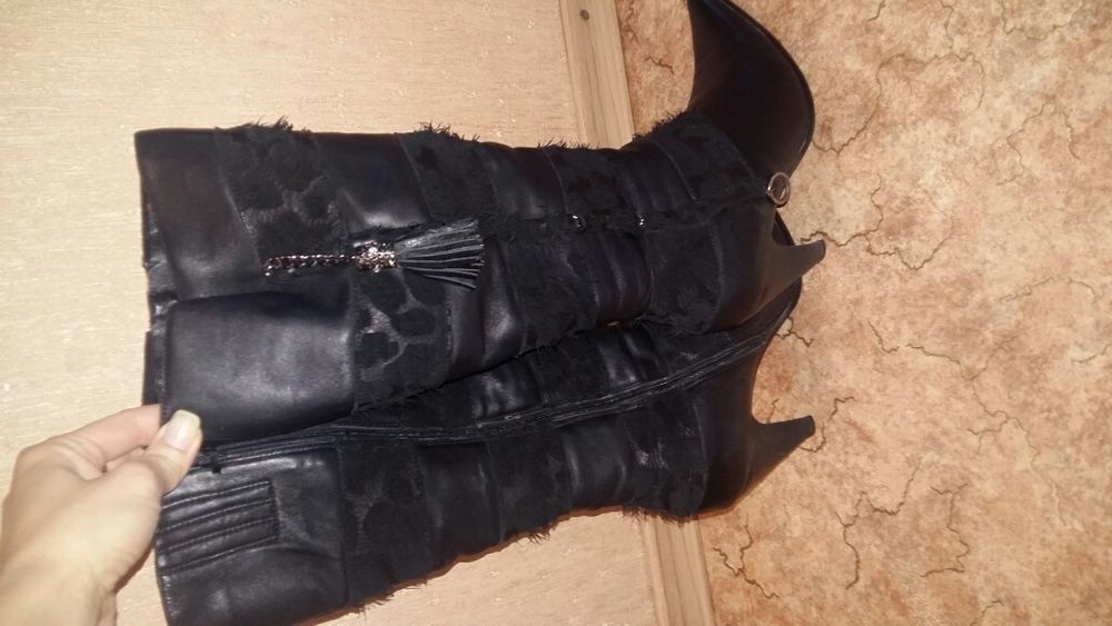 Продам зимние сапоги р.38 Maria Moro