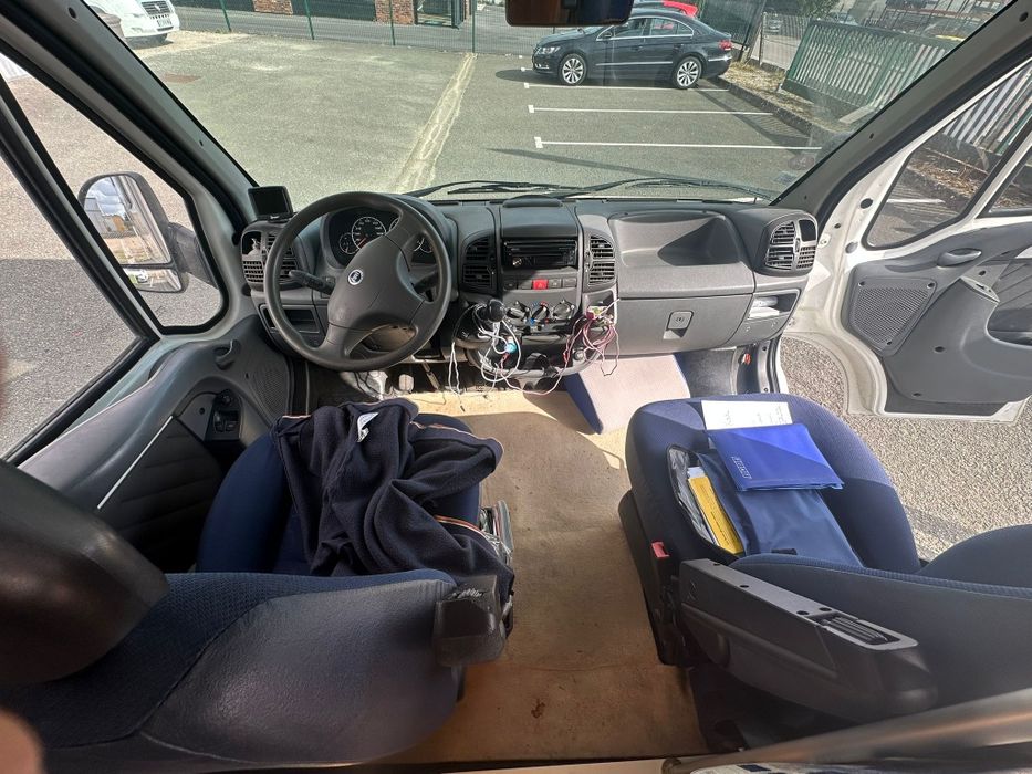 Autocaravana Familiar McLouis 7 Lugares – Ano 2006 – Apenas 118.000 km!