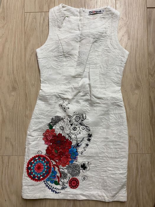Сукня Desigual нова, проліт з розміром