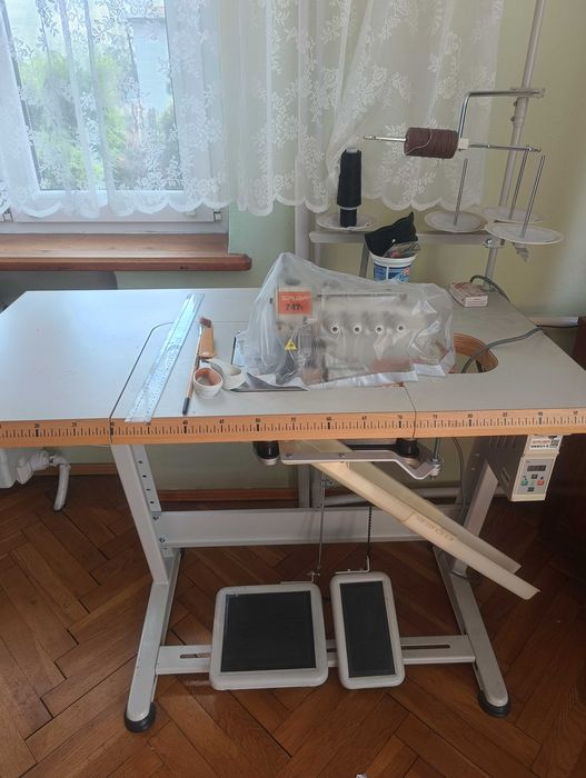 Maszyna krawiecka, do szycia, Overlock siruba 474 L