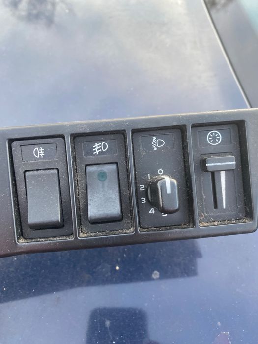 Volvo 940/97 lub 740 panele z włącznikami -zestaw