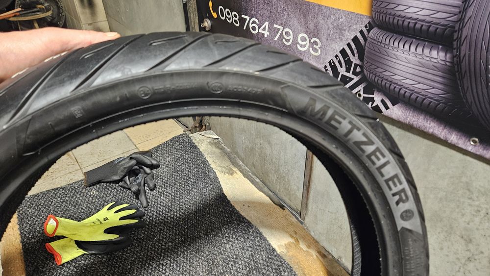 Продам мото покришку шину Metzger 120  70 r19