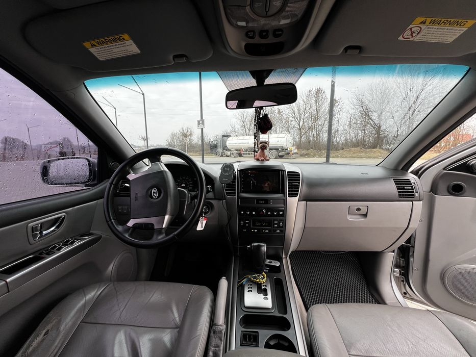 Автомобіль Kia Sorento 2.5 2006 рік. Повністю все обслужене. Не гнила