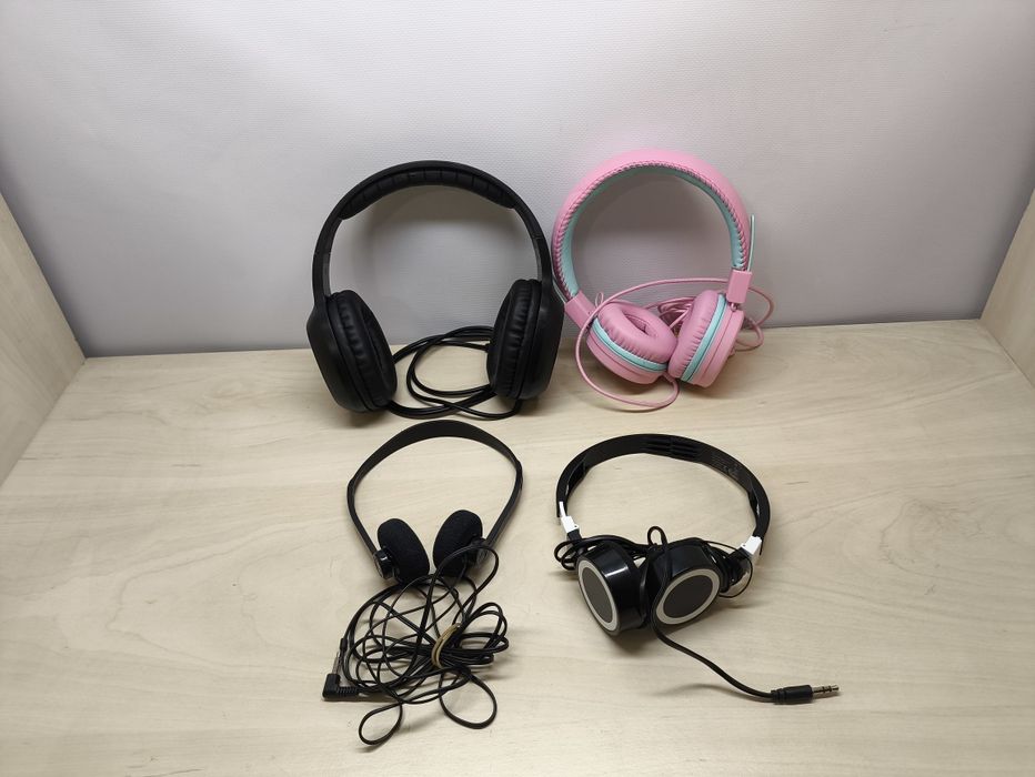 Лот наушников Gear4music HP-210, iClever
