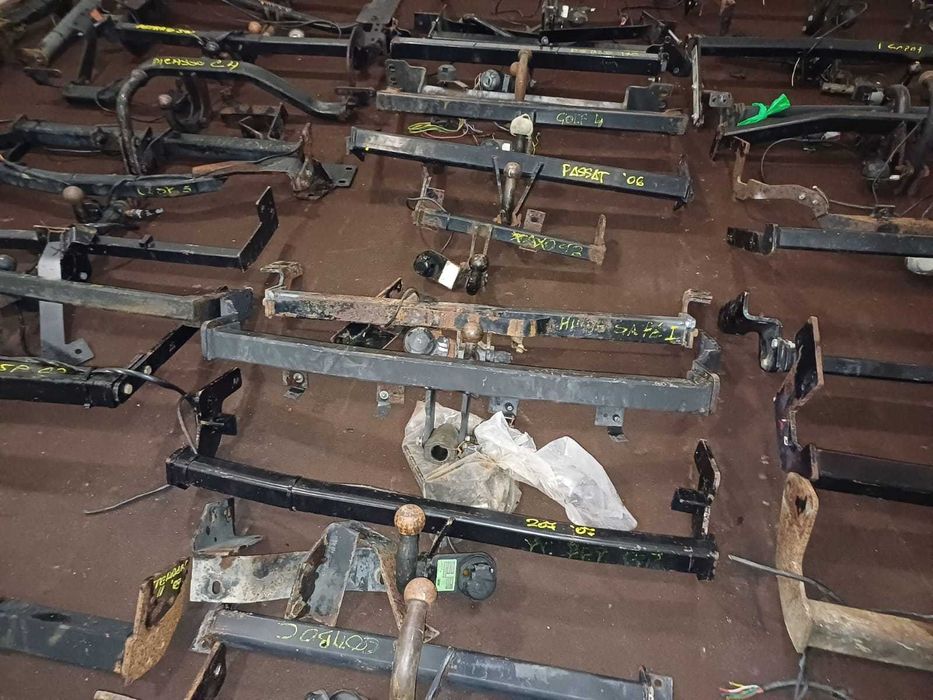 GANCHOS DE REBOQUE/ENGATES DE REBOQUE USADOS MUITO STOCK