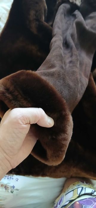 Шуба з натуральної вовни на теплій підкладці