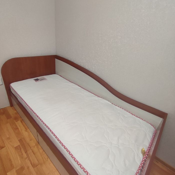 Ліжко з матрасом