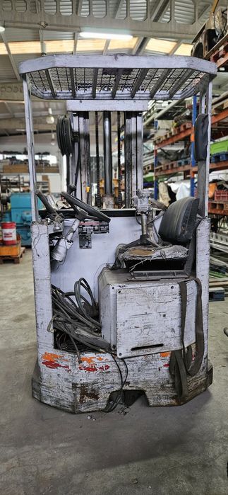 Empilhador elétrico