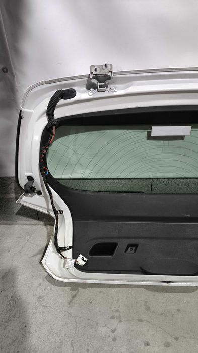 Tampa da Mala BMW Serie 1 (F20/F21) Branca