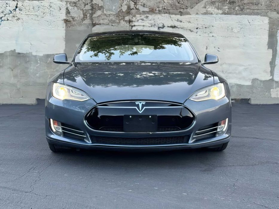 Tesla Model S      2013