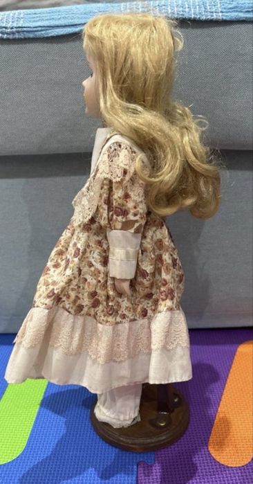 Boneca de porcelana