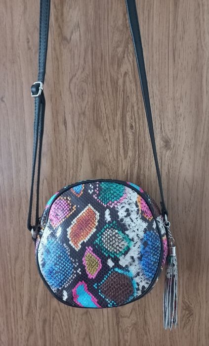 Genuine Leather Italy okragła torebka listonoszka wąż  skórzana skóra