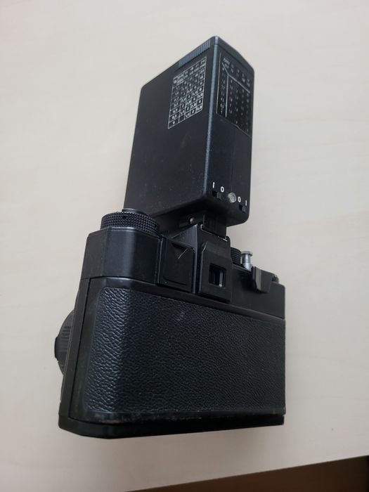 Sprzedam aparat lustrzankę Zenit 15m + etui