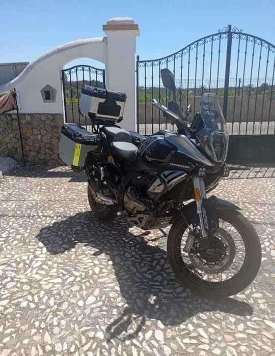 Selling QJ 600cc Motorcycle