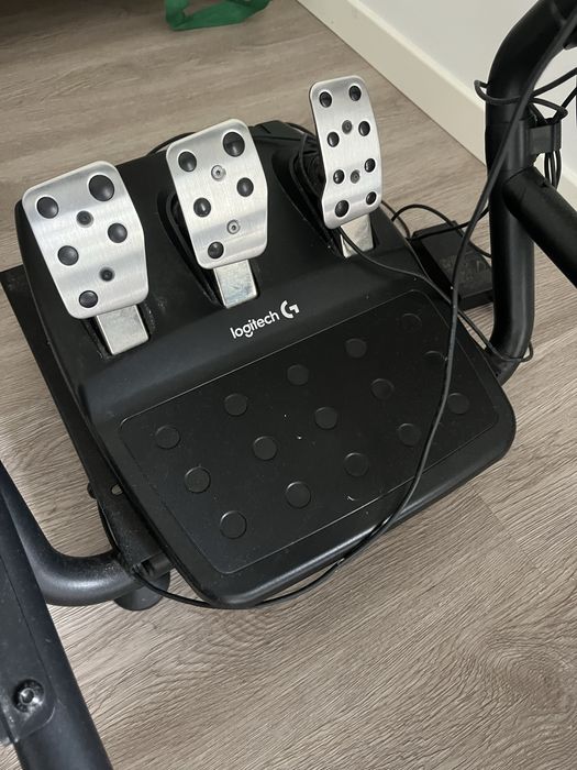 Volante Logitech G29 + Cockpit Simulador RSC1