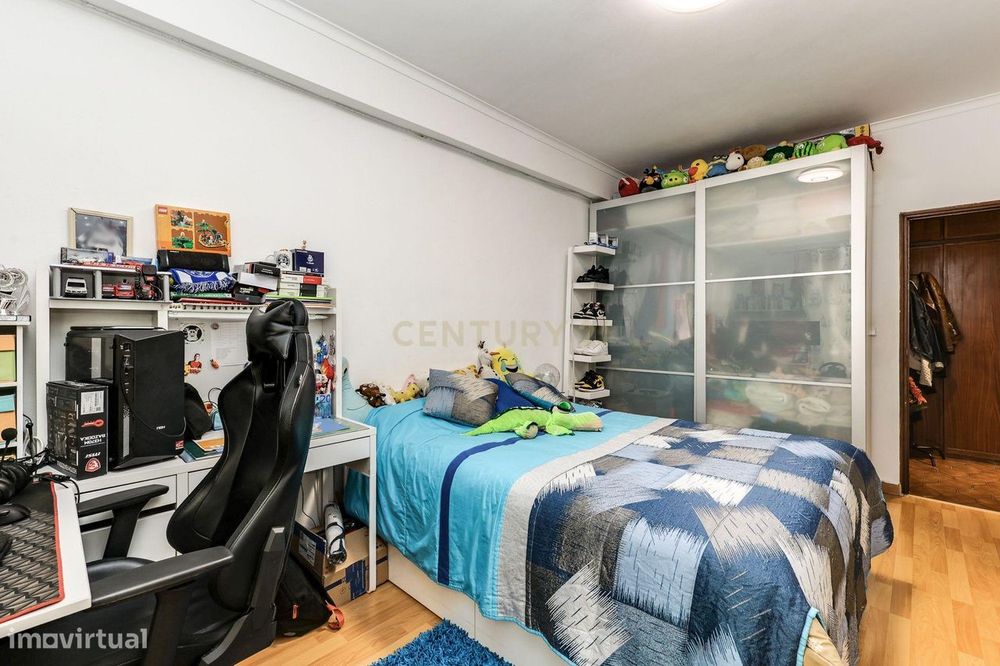Apartamento T2 com 87 m² em excelente estado de conservação em Vale de
