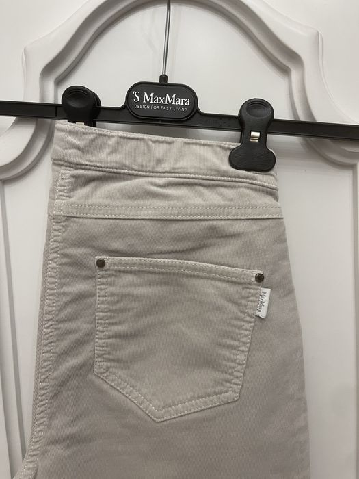 MAX MARA piękne spodnie rurki, drobny sztruks gumowany