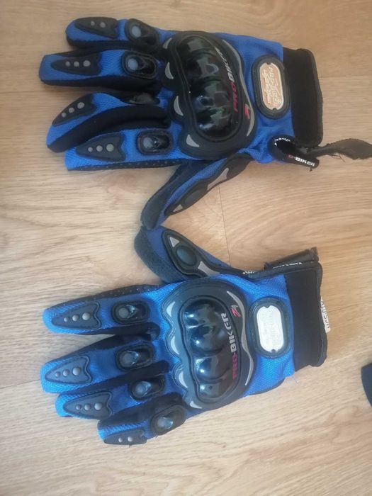 Equipamento mota todo o terreno