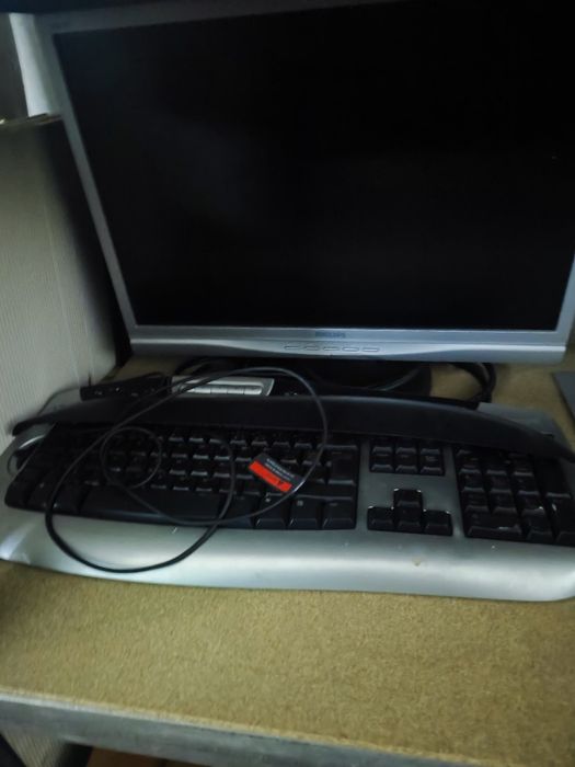 Monitor Philips 190cw e teclado Microsoft