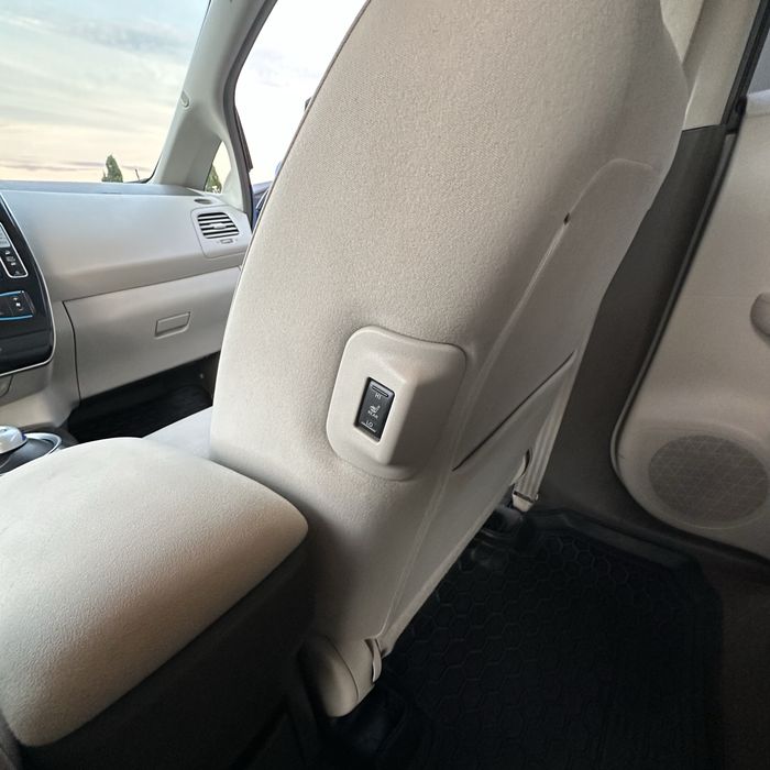 Nissan Leaf 2012