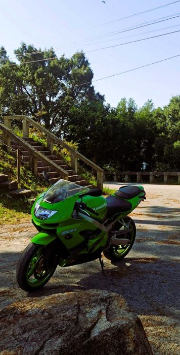 Kawasaki Ninja ZX9R