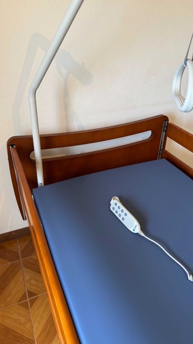 Cama Elétrica Articulada com Elevação + Colchão Anti-Escaras | Como Nova