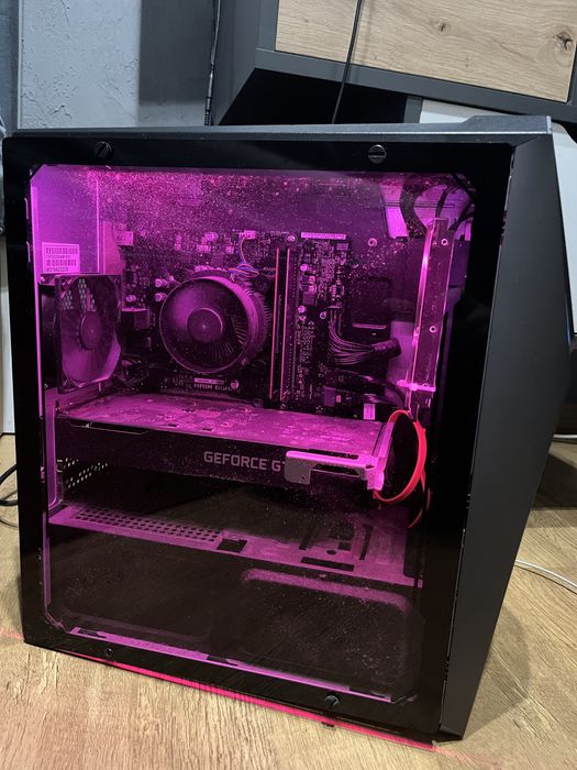 Komputer Republic of gamers oraz klawiatura w gratisie!