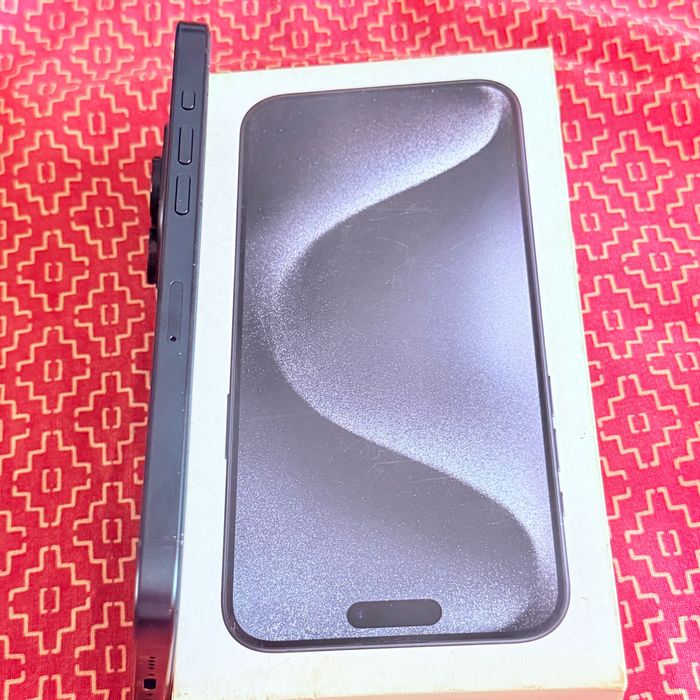 iPhone 15 Pro Max 256GB — Excelente Estado