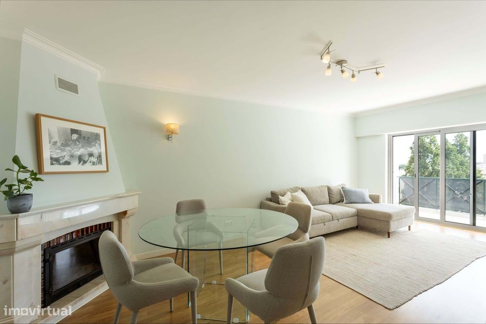 Apartamento para arrendar no Estoril/Galiza-Vista mar