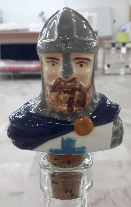 Rolhas com Figuras em Cerâmica Vidrada