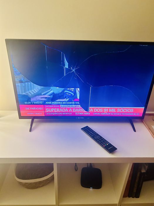 Tv Crown 32 polegadas ecra partido
