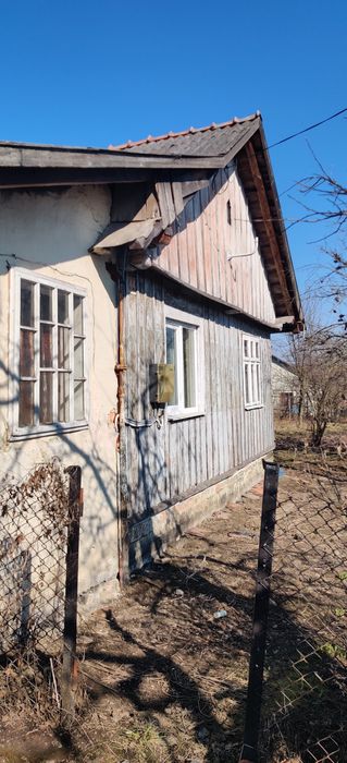 Продається будинок з великою ділянокою