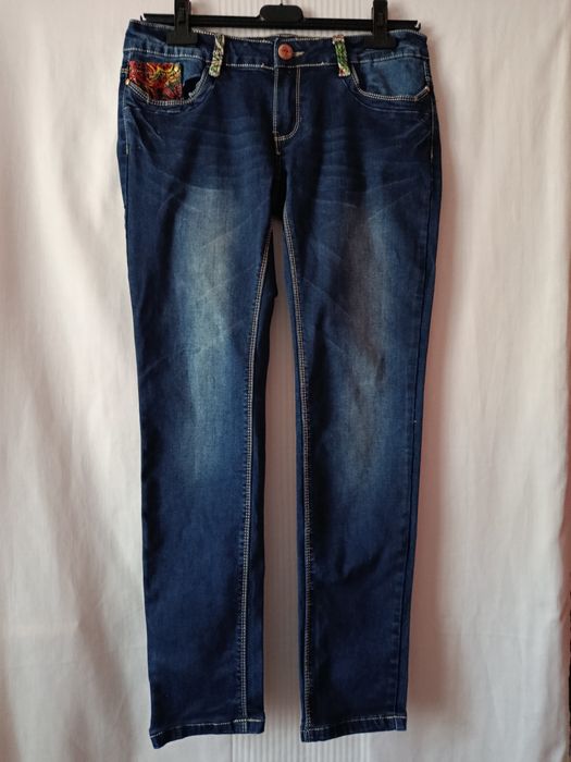 Sprzedam Spodnie Damskie Jeans, Ozdobione, Skinny, rozm L, marki Kolor