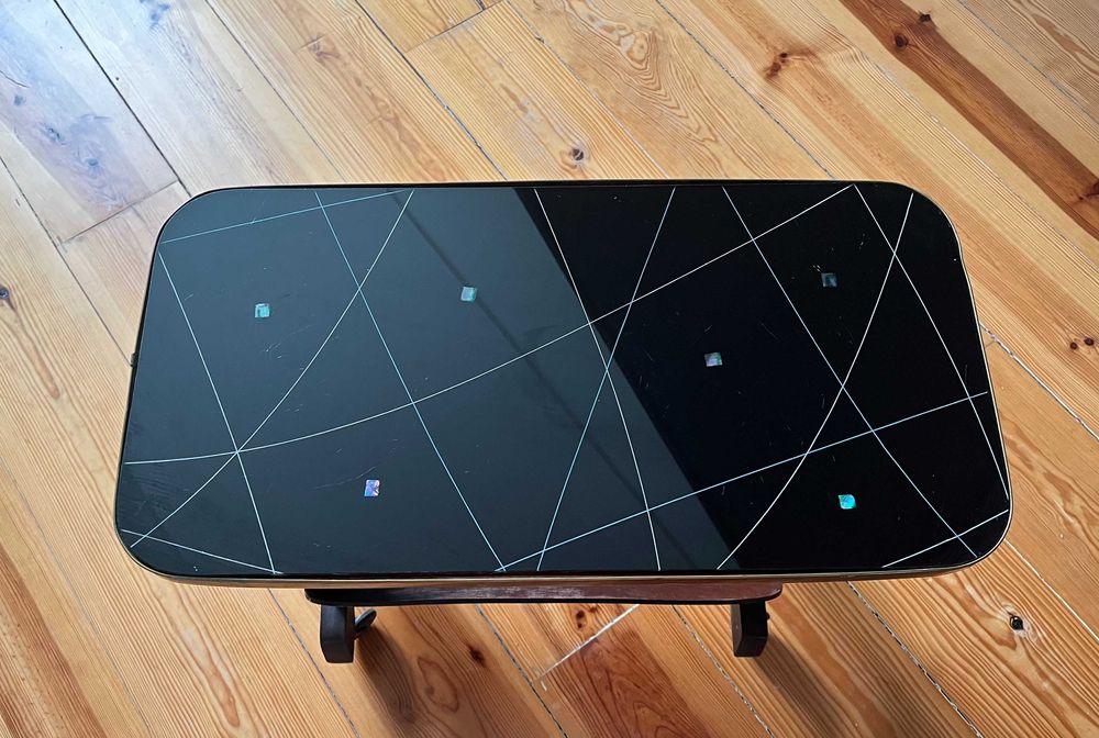 Revistero/ Mesa auxiliar vintage em madeira e vidro – anos 50/60