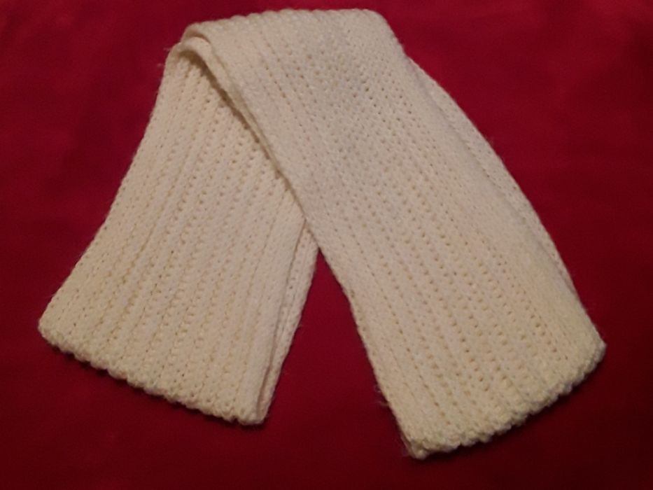 Gola branca em malha tricô feita à mão, nova!