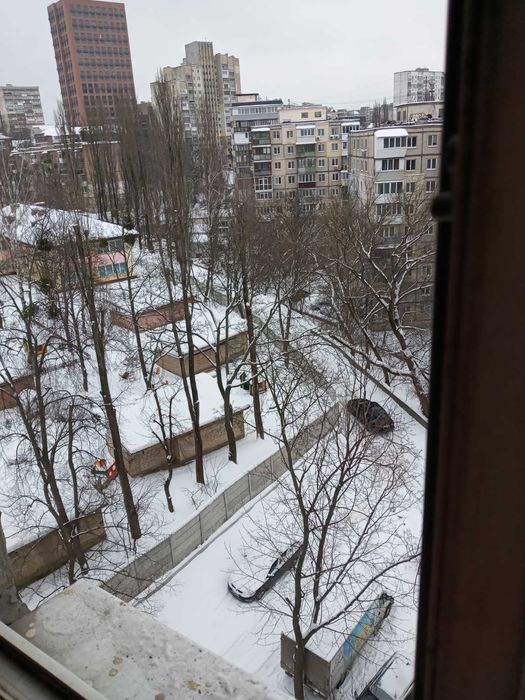 Продам 2-кімн. Щу́сєва вул. 42а, 47 м.кв.МетроСирець 2 хвилини пішки.