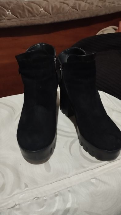 Жіночі зимові ботінки