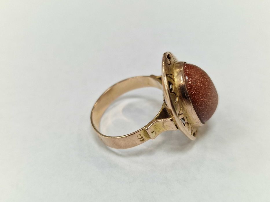 Złoty pierścionek damski/ 585/ 5.43 gram/ R15/ Piasek Pustyni/ 1963-86