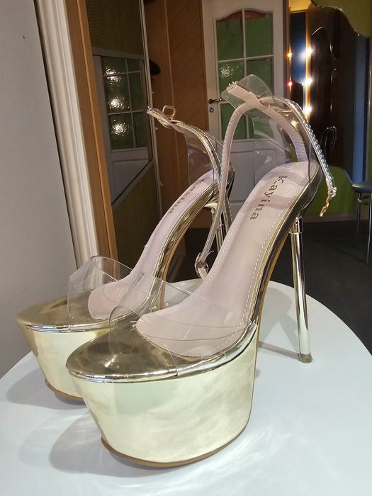 Szpilki szklanki CUDNE złote