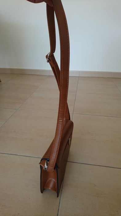 Mala de ombro como nova