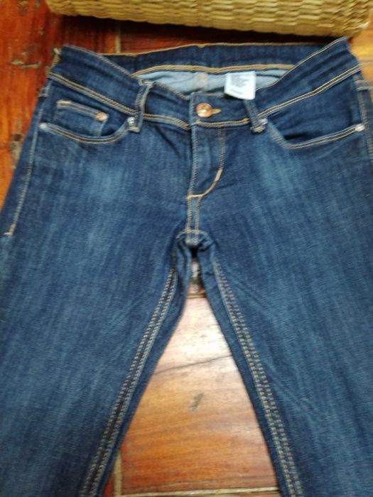 3 pares de calças de ganga mulher H&M. As 3 por 15 euros