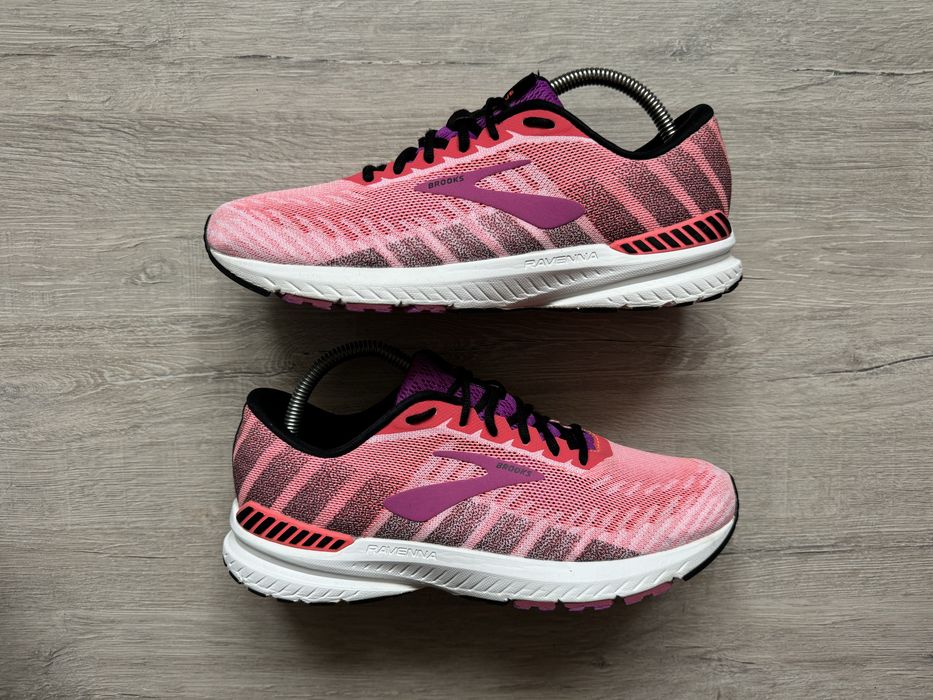 Жіночі кросівки brooks hoka asics kayano nimbus 40 розмір