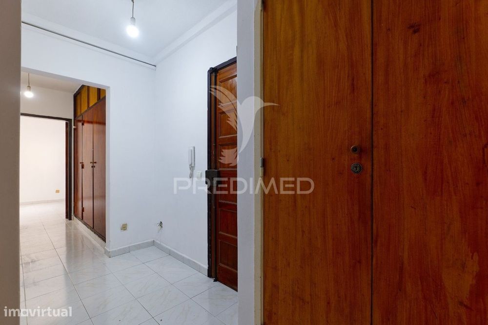 Apartamento T2 na Rua António Aleixo - Quinta do Rouxinol - Miratej...