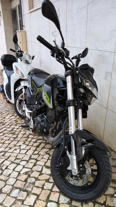 Mota impecável - Pronta para o verão