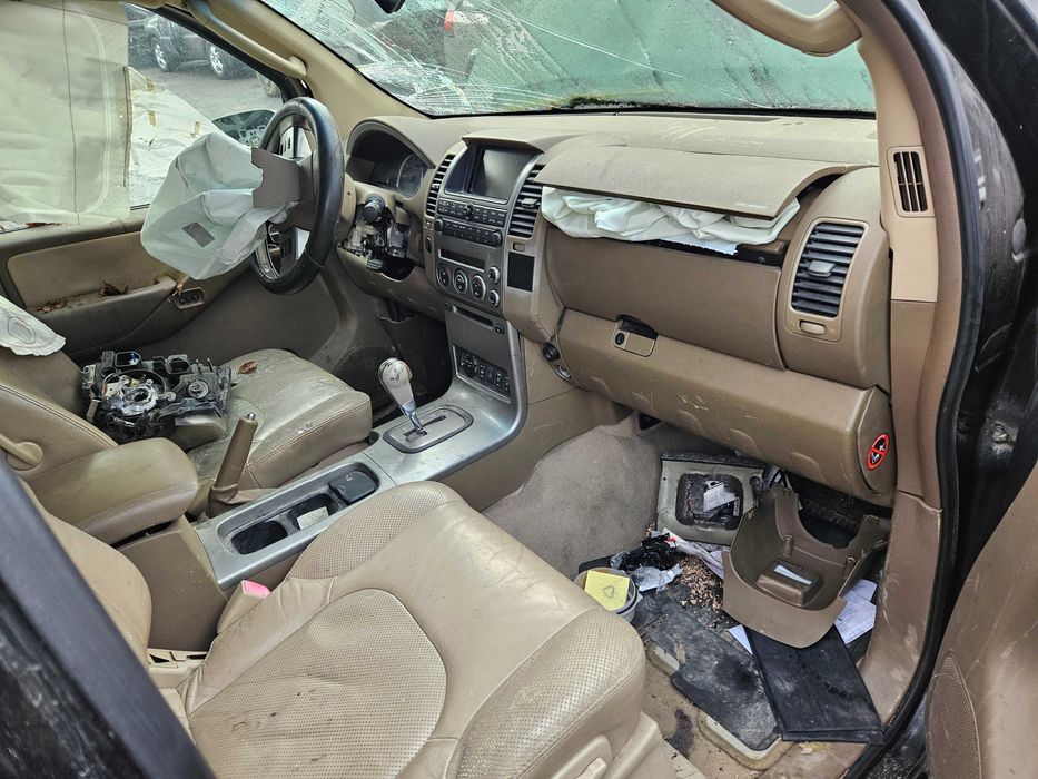 NISSAN PATHFINDER 2005 rok, 2,5 dci, Na części