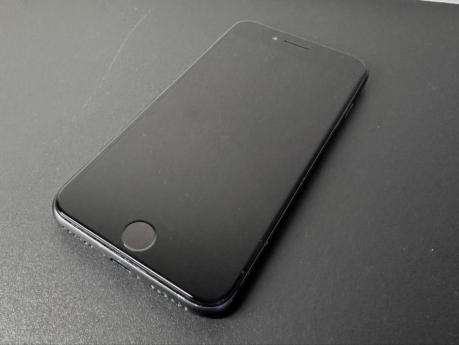 Iphone 8/64gb отличное состояние