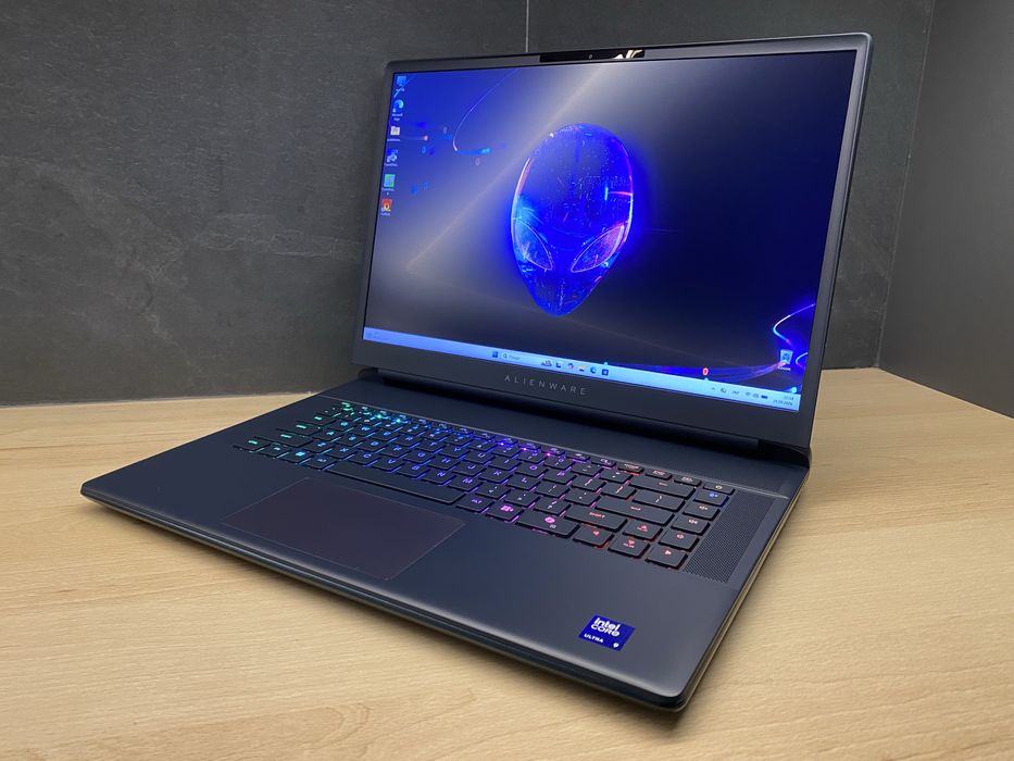 Alienware 16 Area-51 AA16250 QHD 240Hz/Ultra 9 275HX/RTX 5090 24GB/64GB DDR5/2TB/CherryMX