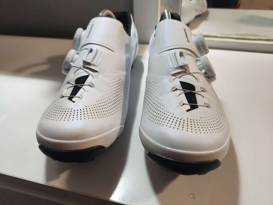 Sapatos Shimano nº42 + pedais