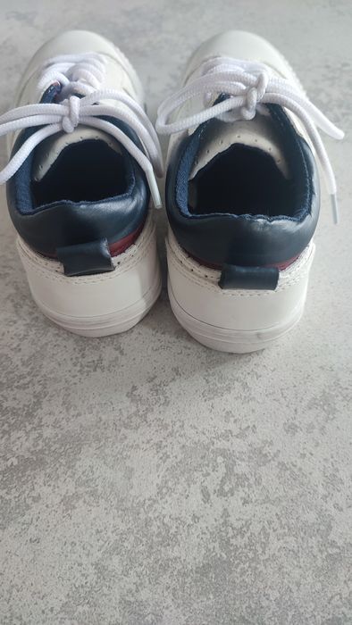 Trampki białe rozm. 31