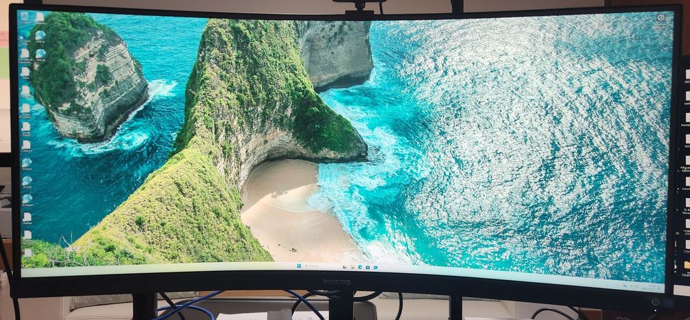 Monitor UltraWide Philips 34" Curvo FreeSync Colunas